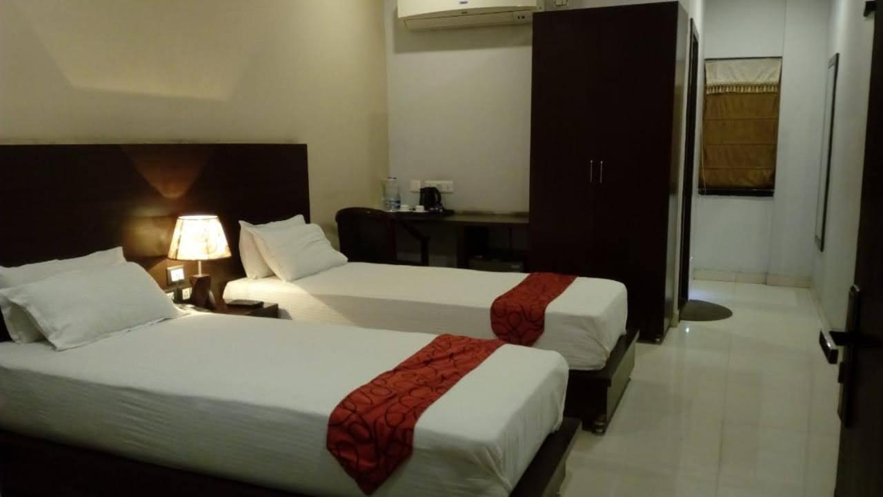 Ojas Hotel & Resort Durgāpur Extérieur photo